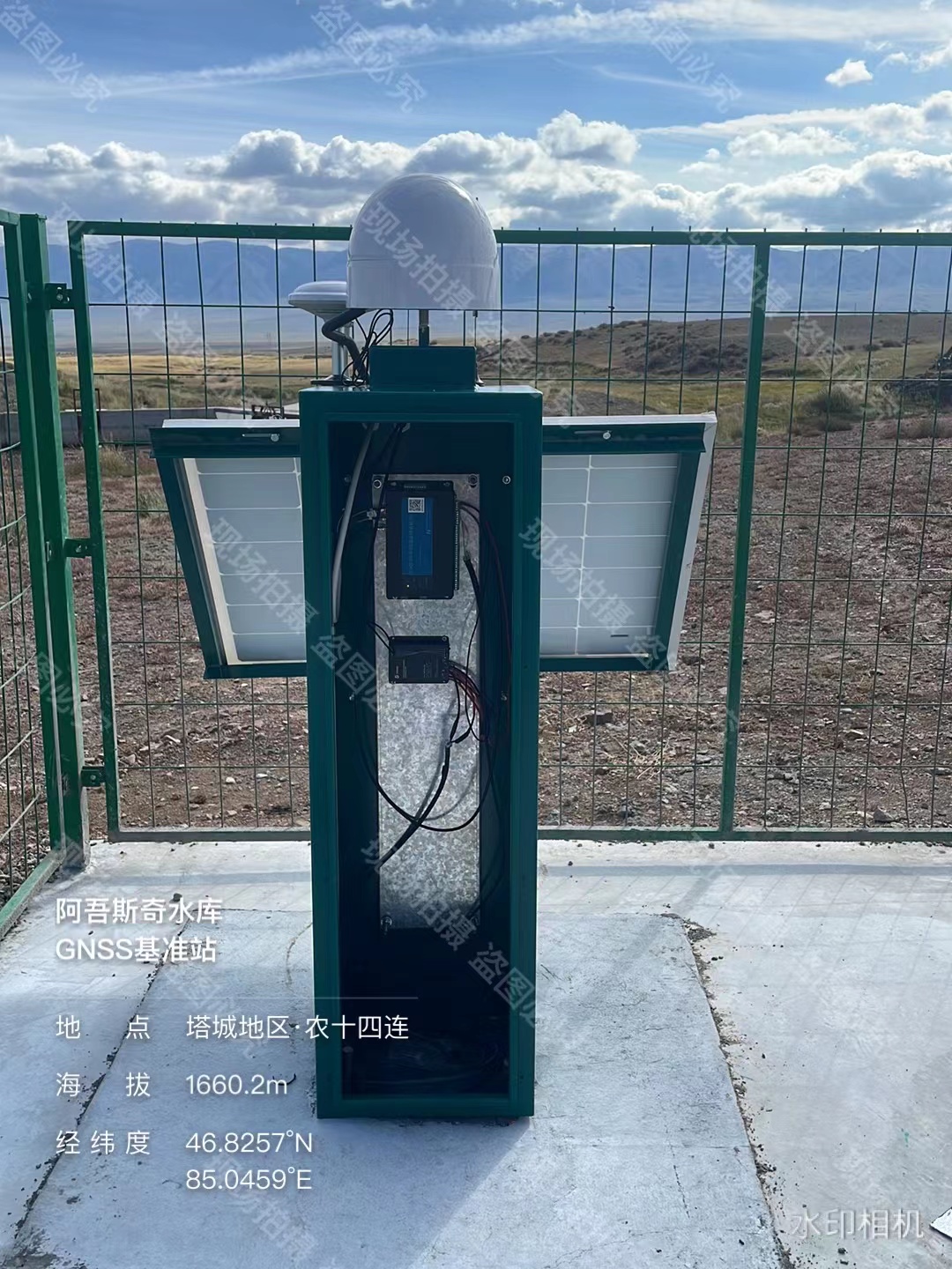 新疆現場 H2100-R-C0 4G+LORA+北斗衛星短報文，RTU接雨量桶、同時通過LORA接水位計，并用北斗三短報文和4G同時上報3